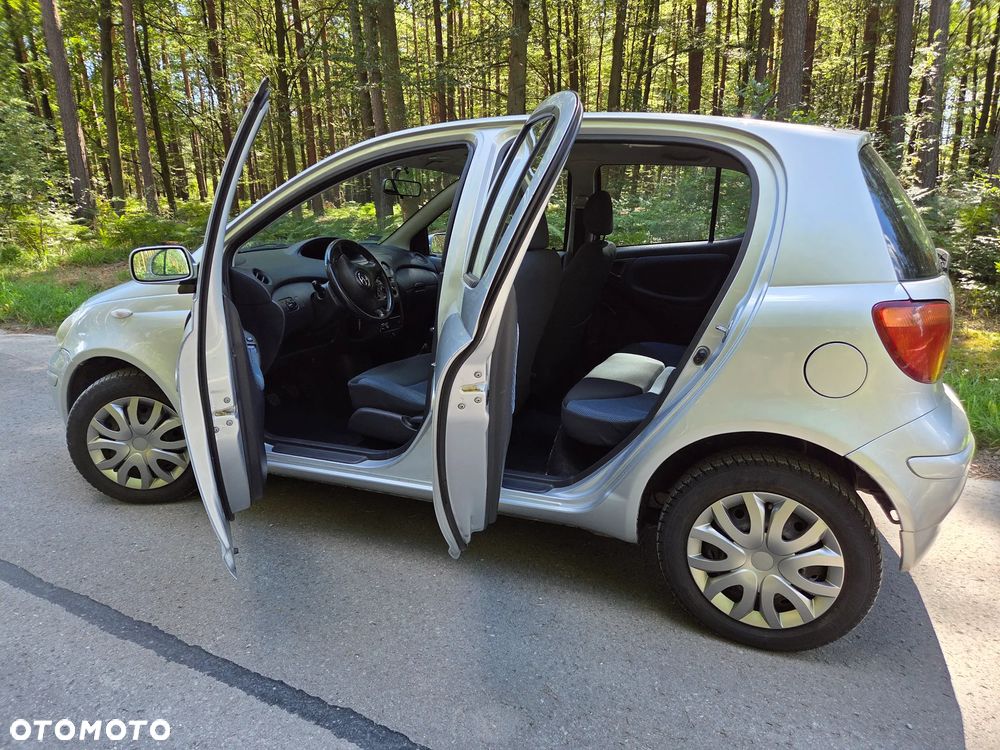 Toyota Yaris 1.0 Base - 9