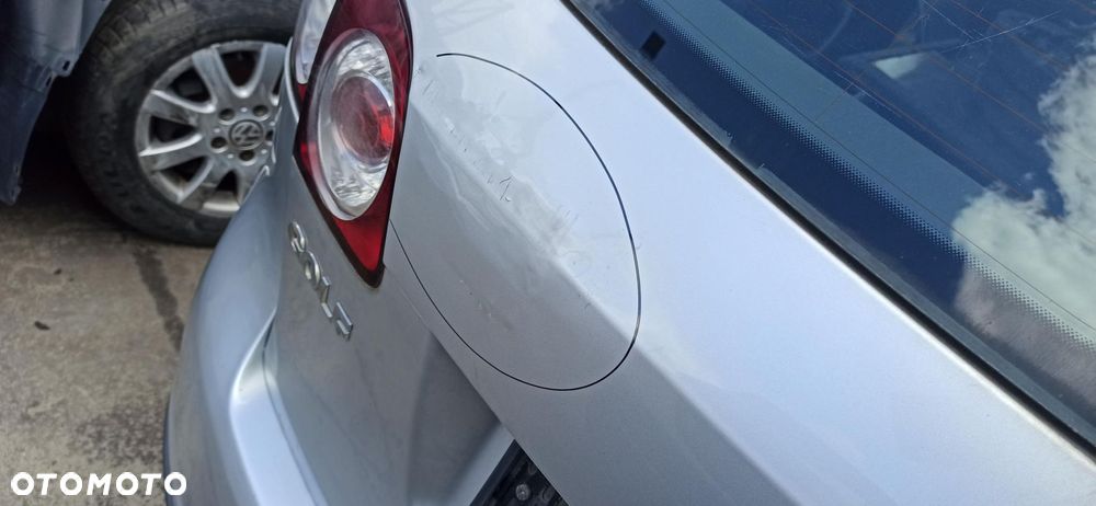 Golf V 5 + VI 6 + PLUS Klapa tył  zagięta zdrowa goła - 2