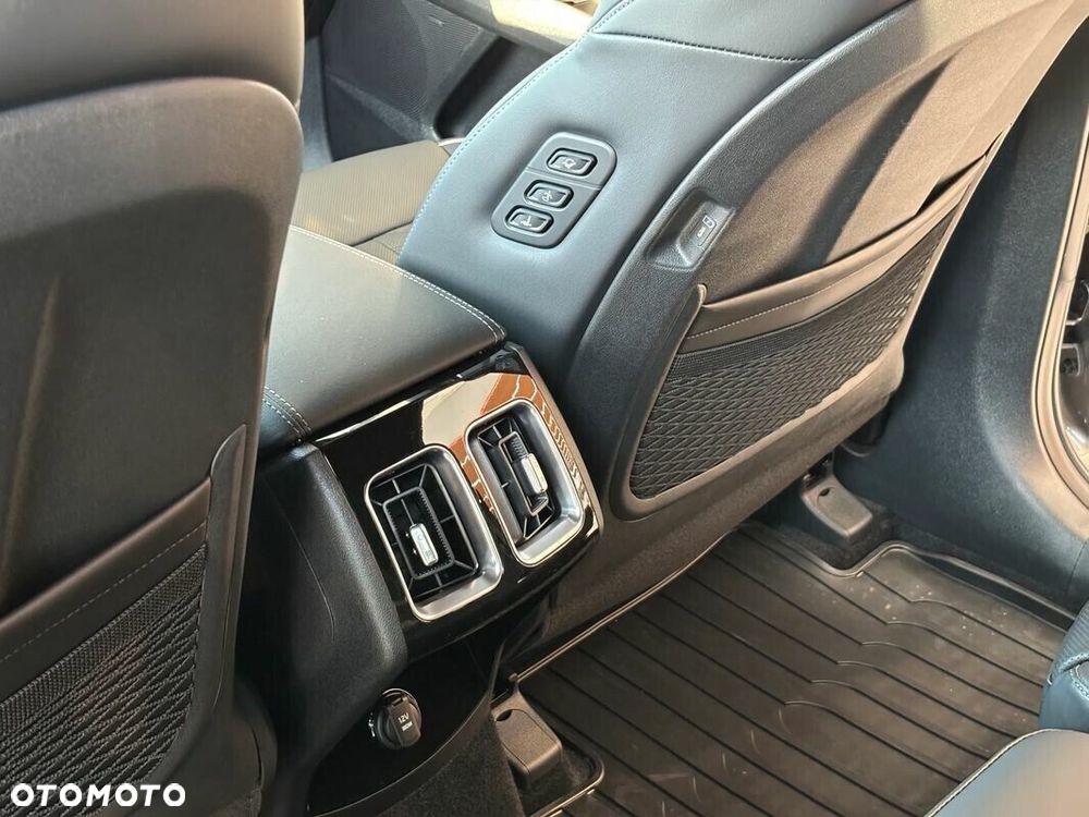 Kia Sorento - 31