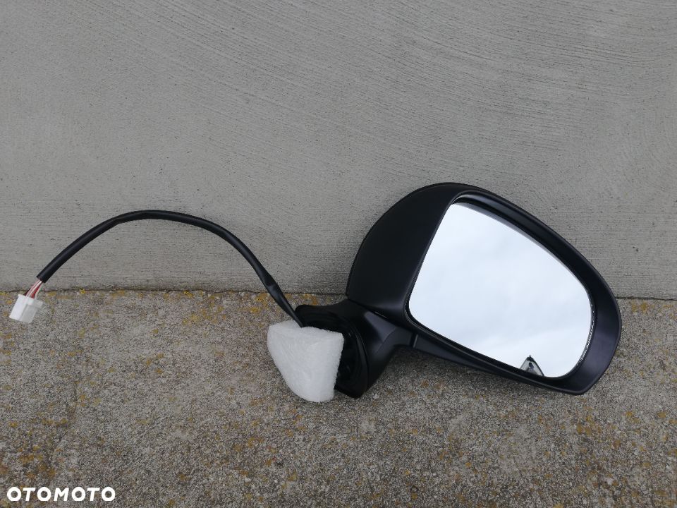 LUSTERKO PRAWE TOYOTA AVENSIS T27 2008-2015 - NOWE 7pin - 1