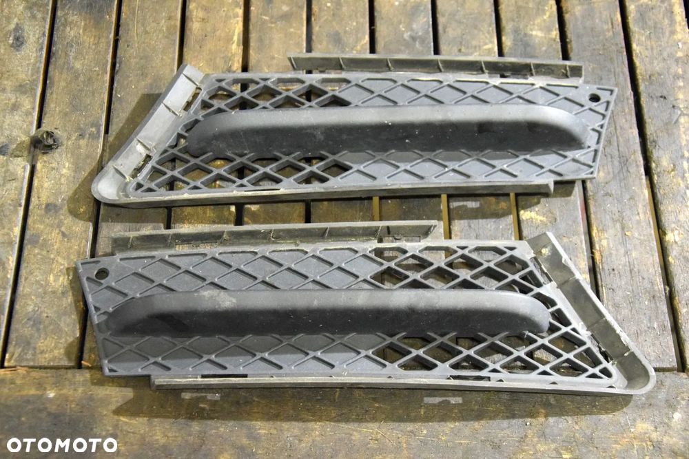 BMW E90 E91 Kratka zderzaka prawa lewa środkowa 7154556 - 1