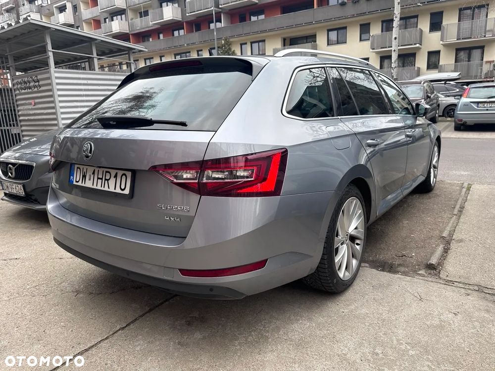 Skoda Superb 2.0 TDI 4x4 Style DSG - 9