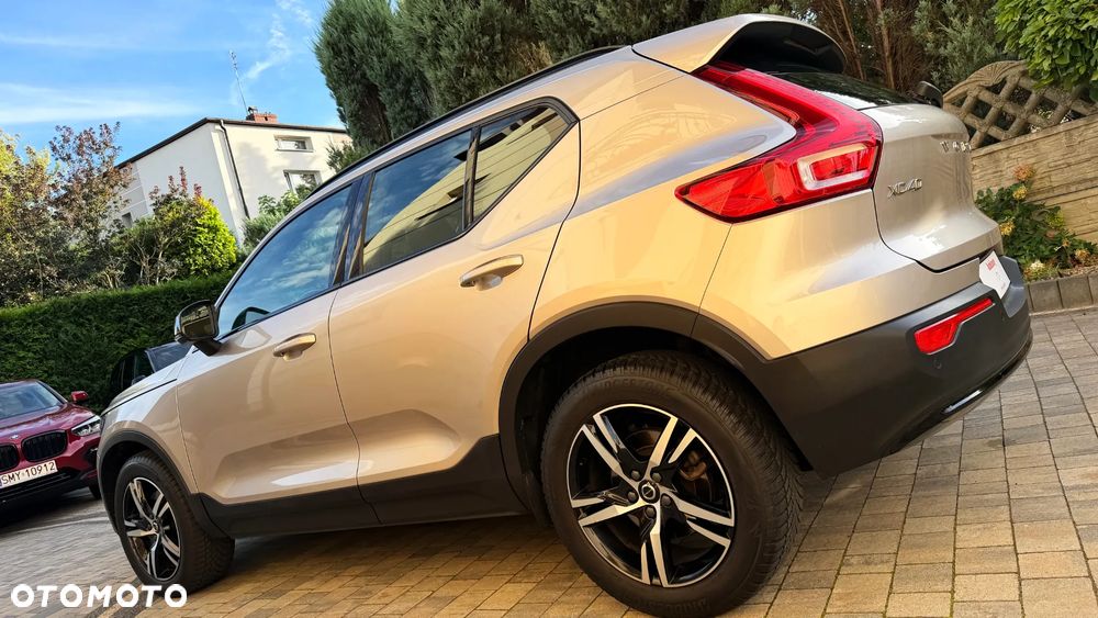 Volvo XC 40 B3 B DKG Ultra Black Edition - 7