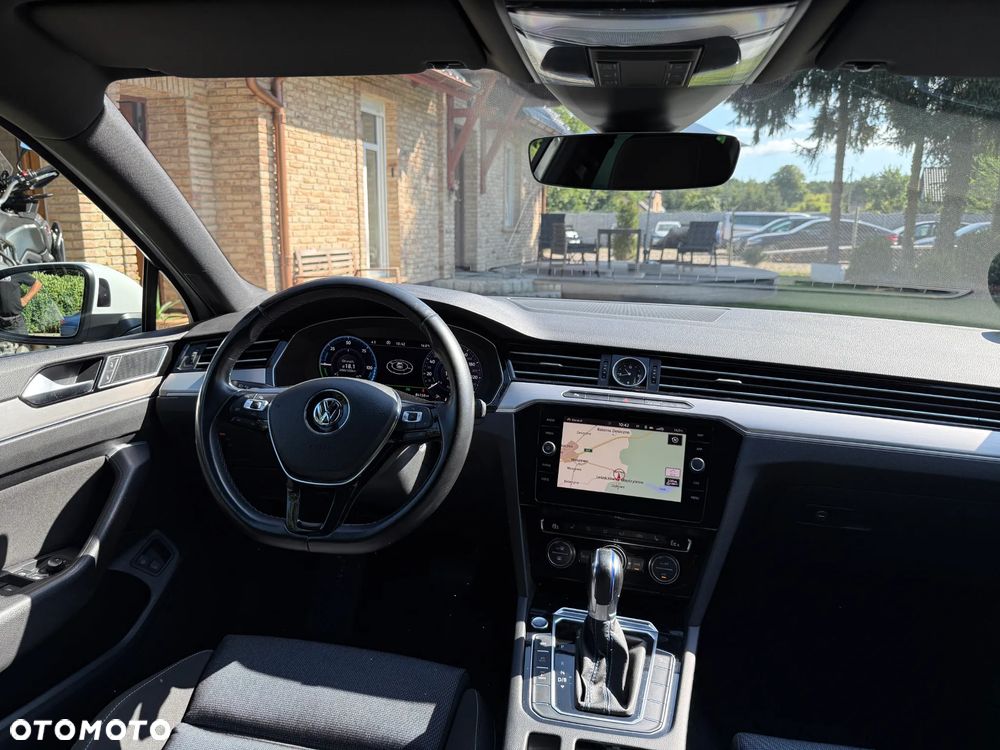 Volkswagen Passat - 30