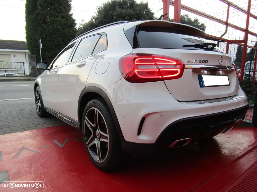 Mercedes-Benz GLA 200 d 4Matic 7G-DCT AMG Line - 17