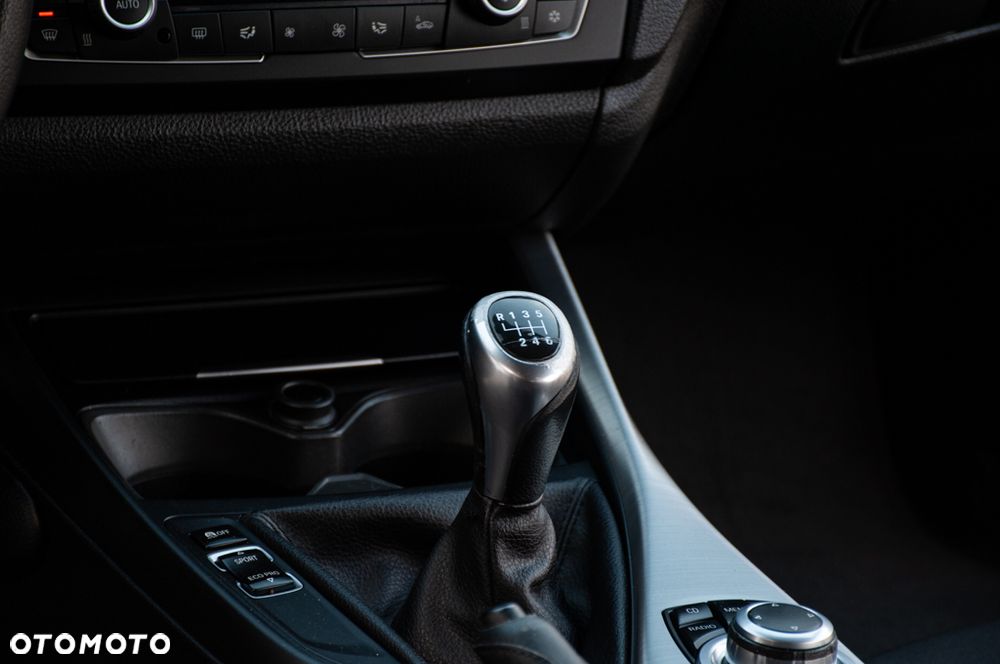 BMW Seria 1 118d DPF Edition Sport - 33