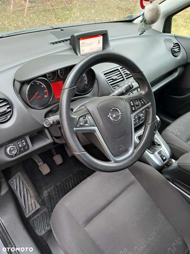 Opel Meriva - 9