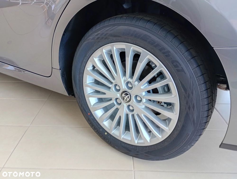 Toyota Camry 2.5 Hybrid Dynamic Force Comfort e-CVT - 9
