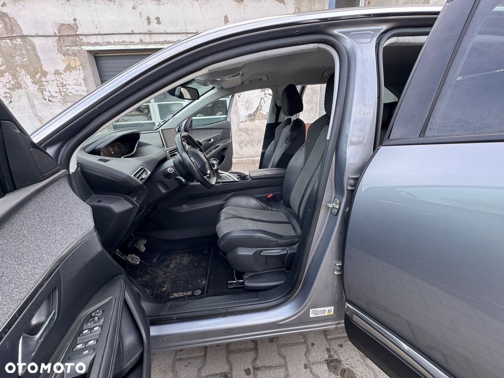 Peugeot 3008 PureTech 130 Stop & Start GPF Allure - 21