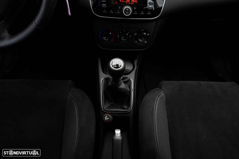 Fiat Punto 1.2 Lounge S&S - 33