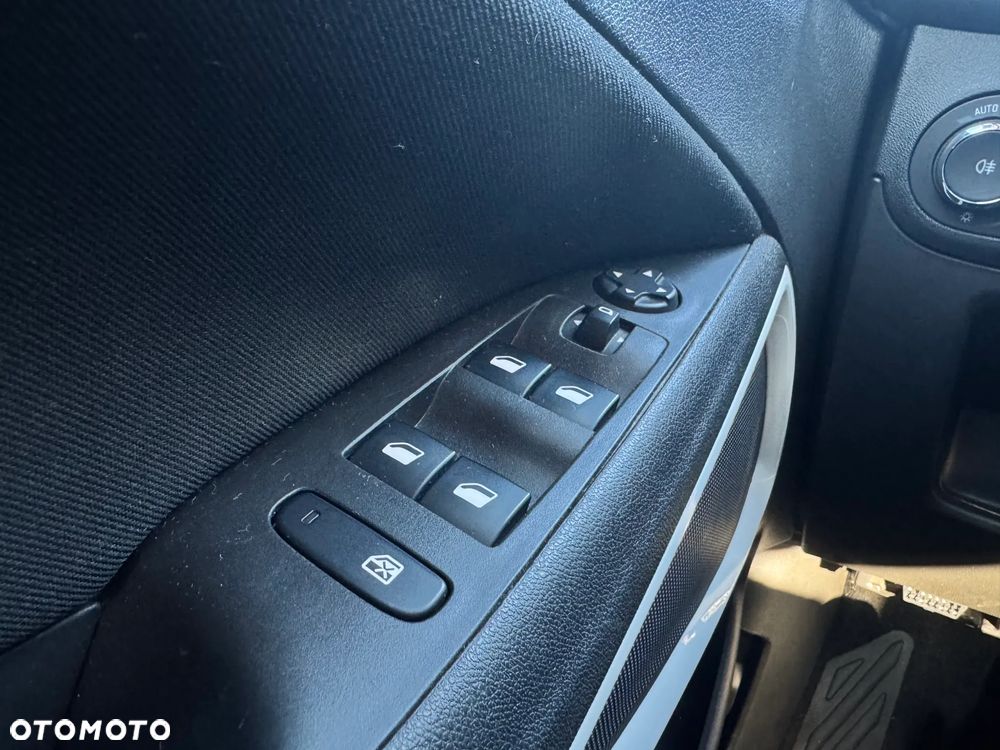 Opel Crossland X 1.2 T 120 Lat S&S - 13