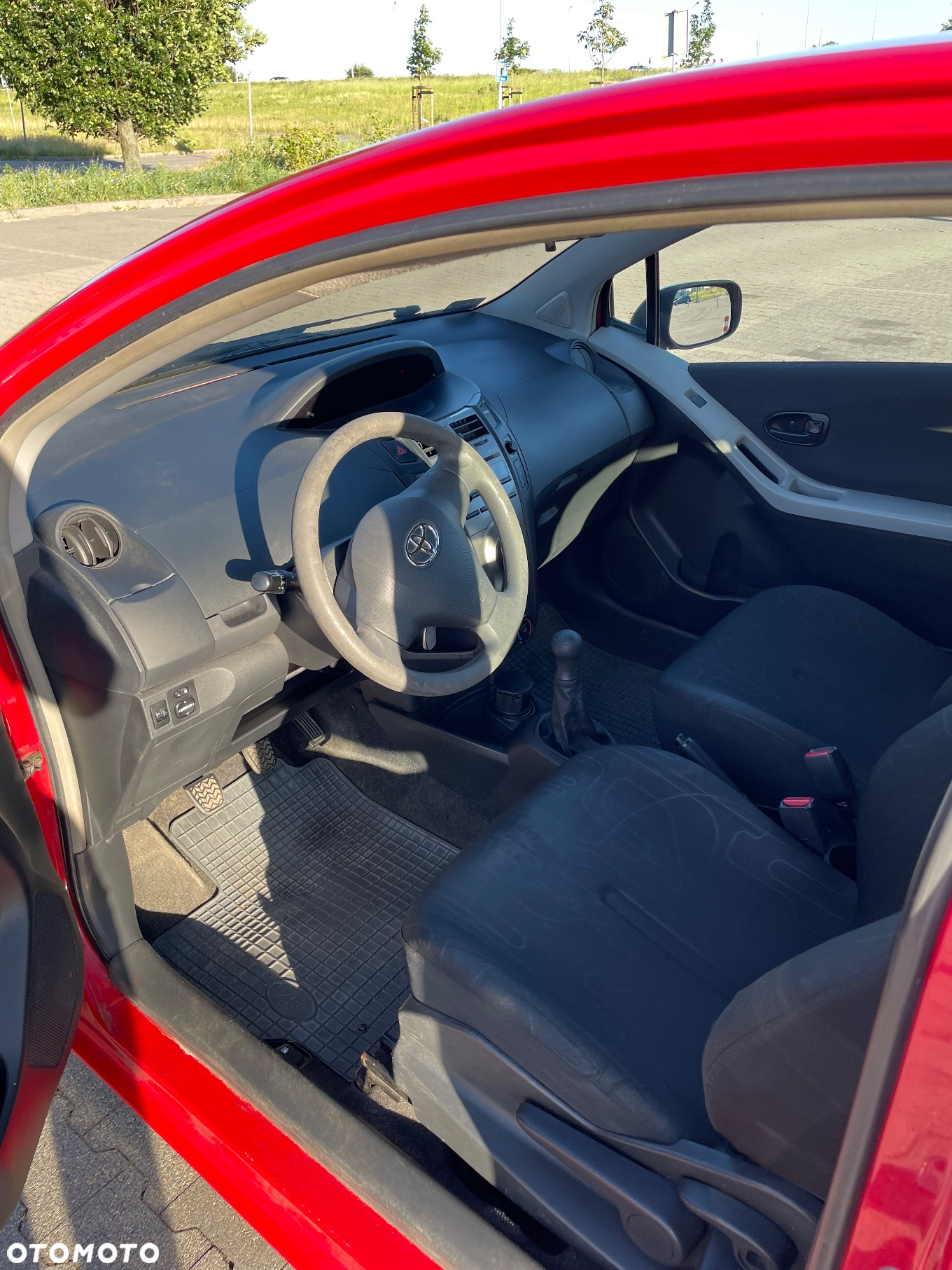 Toyota Yaris 1.0 Terra - 11