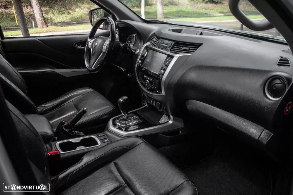 Nissan Navara 2.3 dCi CD 4WD Tekna Auto - 29
