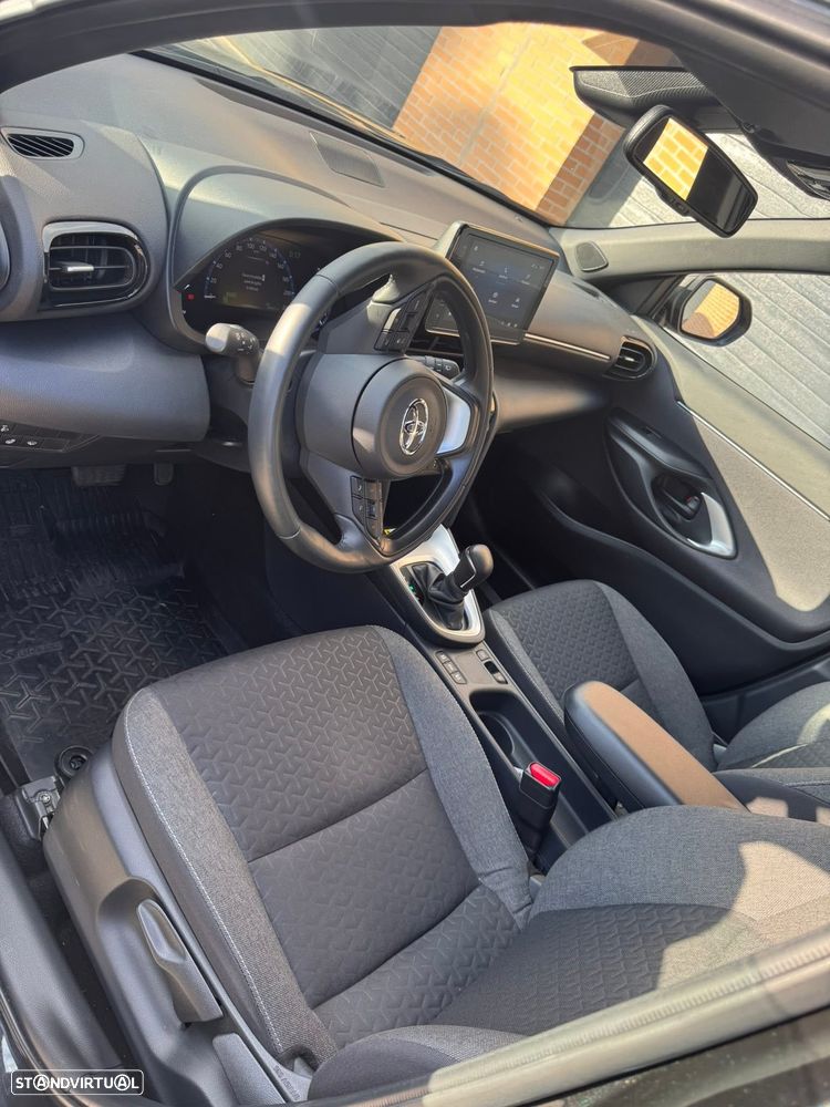 Toyota Yaris Cross 1.5 HDF Premiere Edition - 12