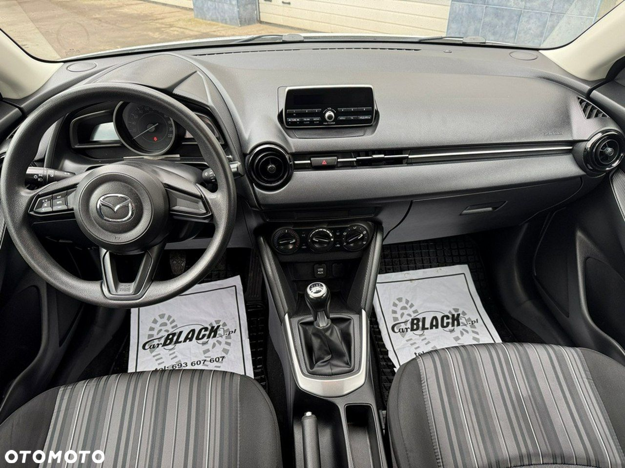 Mazda 2 - 10
