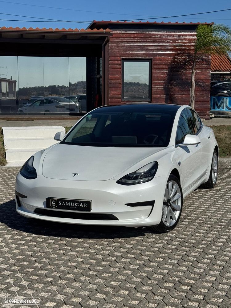 Tesla Model 3 - 4