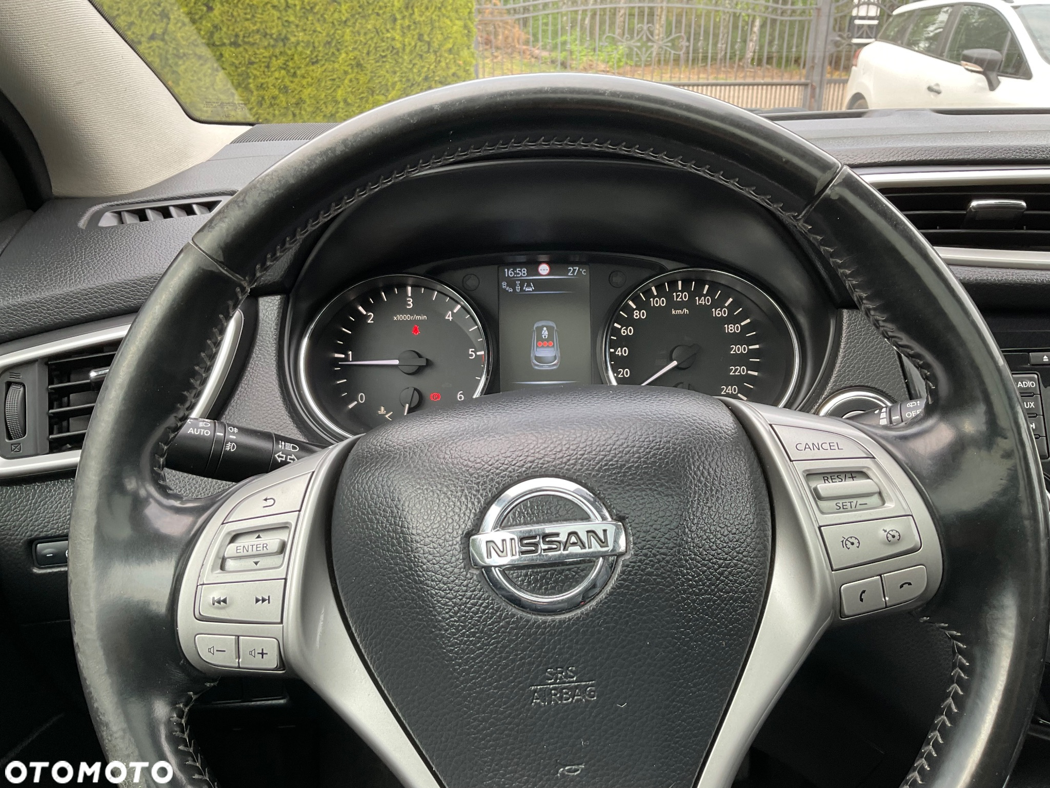 Nissan Qashqai 1.6 dCi 4x4 Tekna S&S - 16