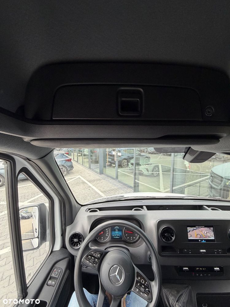 Mercedes-Benz Sprinter L4H2 - 17