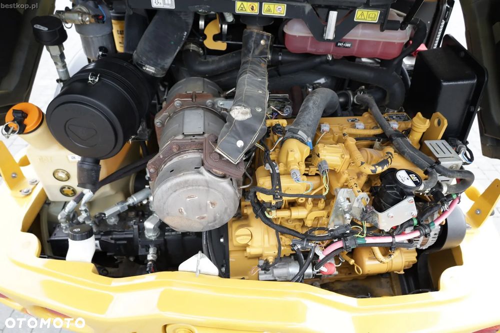 Caterpillar CAT 906M - 37