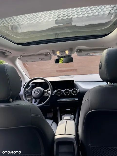 Mercedes-Benz GLA 180 d 8G-DCT - 16