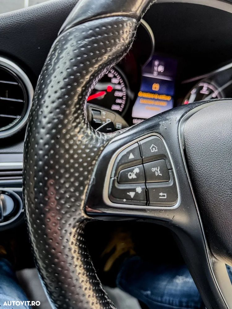 Mercedes-Benz C - 21