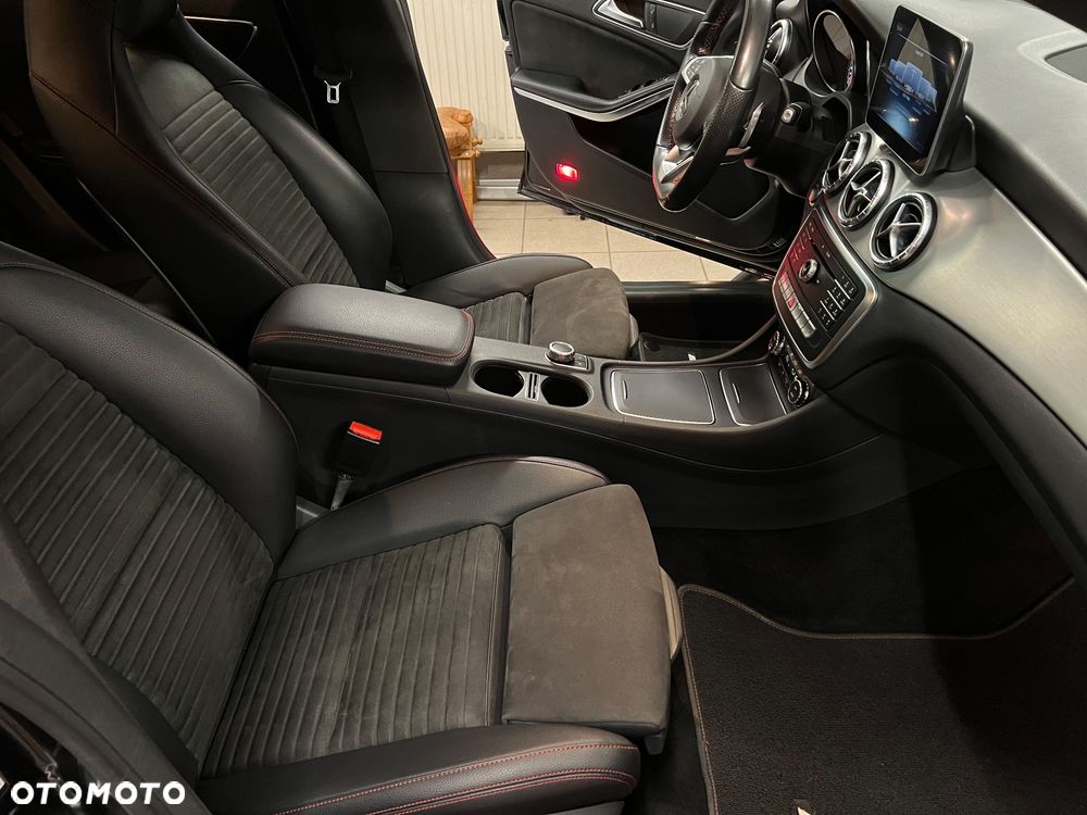 Mercedes-Benz CLA 200 7G-DCT AMG Line - 26