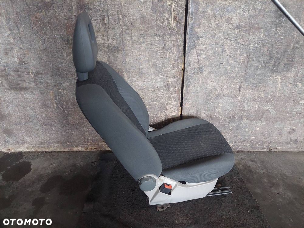 FOTEL LEWY PRZÓD KIEROWCY FIAT PANDA II - 2