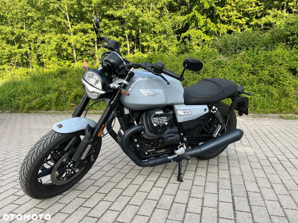 Moto Guzzi V7 - 1