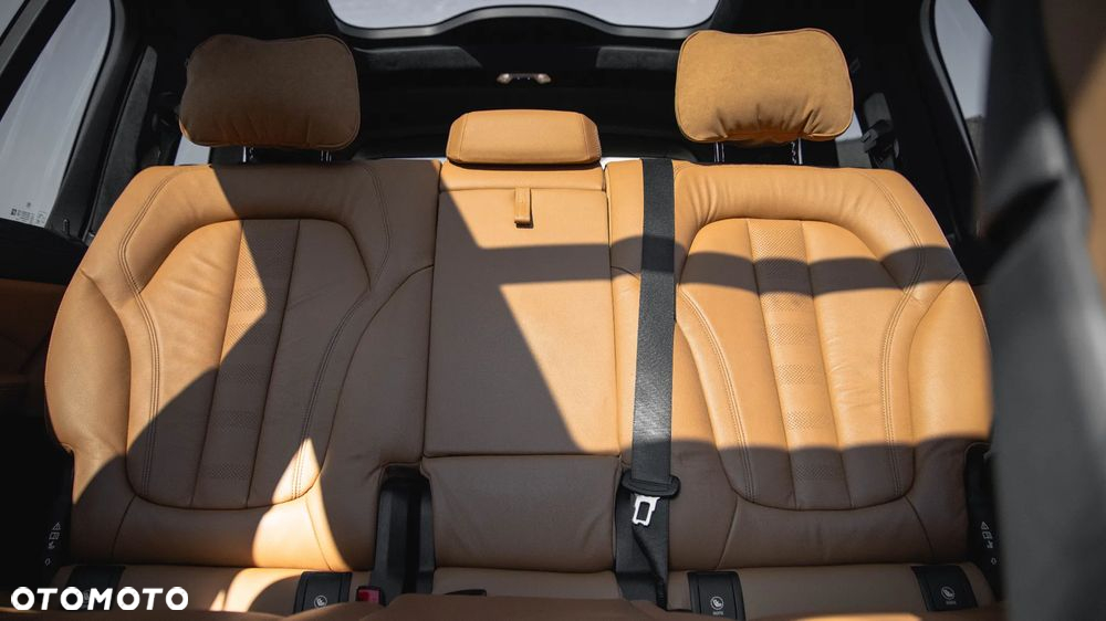 BMW X7 xDrive40i - 25