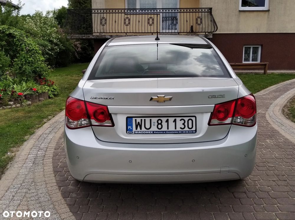 Chevrolet Cruze 1.6 LS - 9