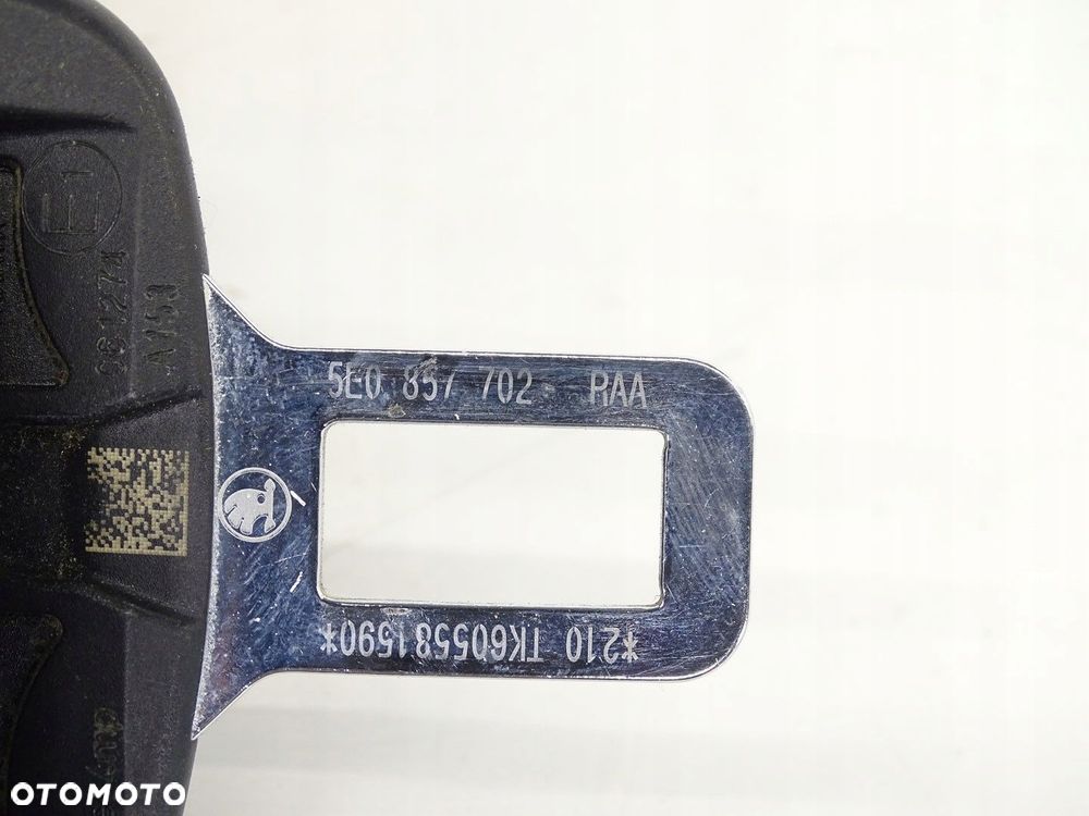 PAS BEZPIECZEŃSTWA PRAWY PRZÓD PRZEDNI SKODA OCTAVIA III 5E 5E0857702 - 3