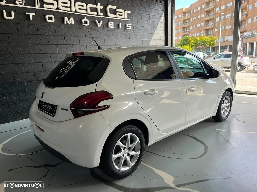 Peugeot 208 1.6 BlueHDi - 8