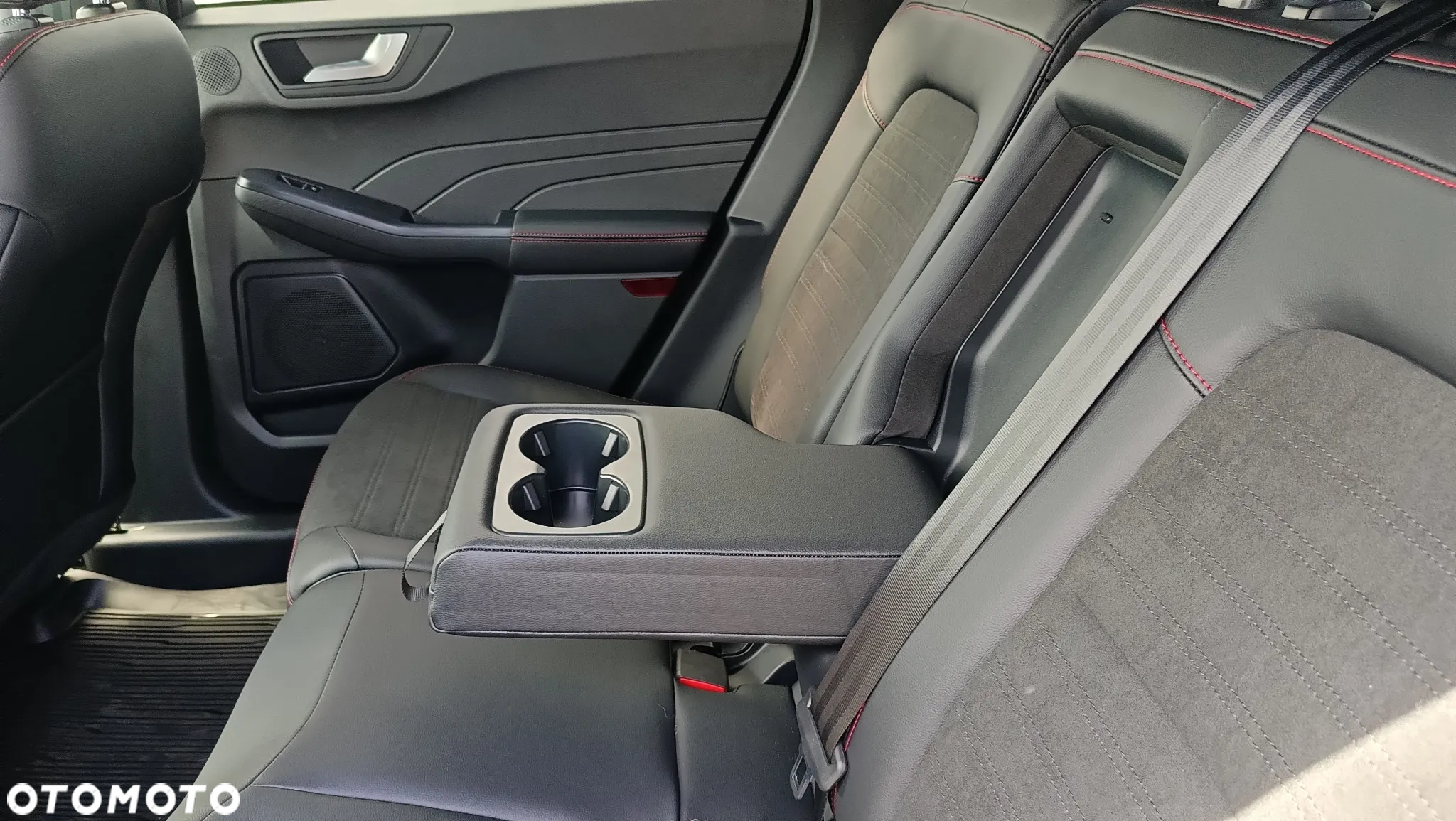 Ford Kuga - 12