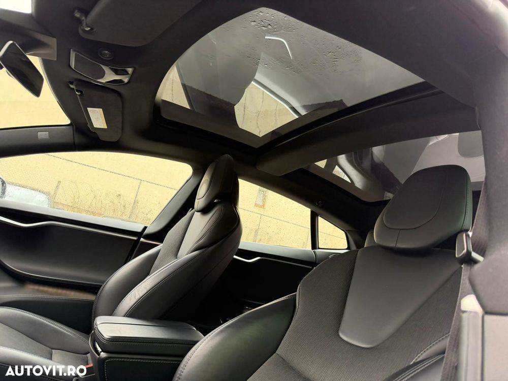 Tesla Model S - 7
