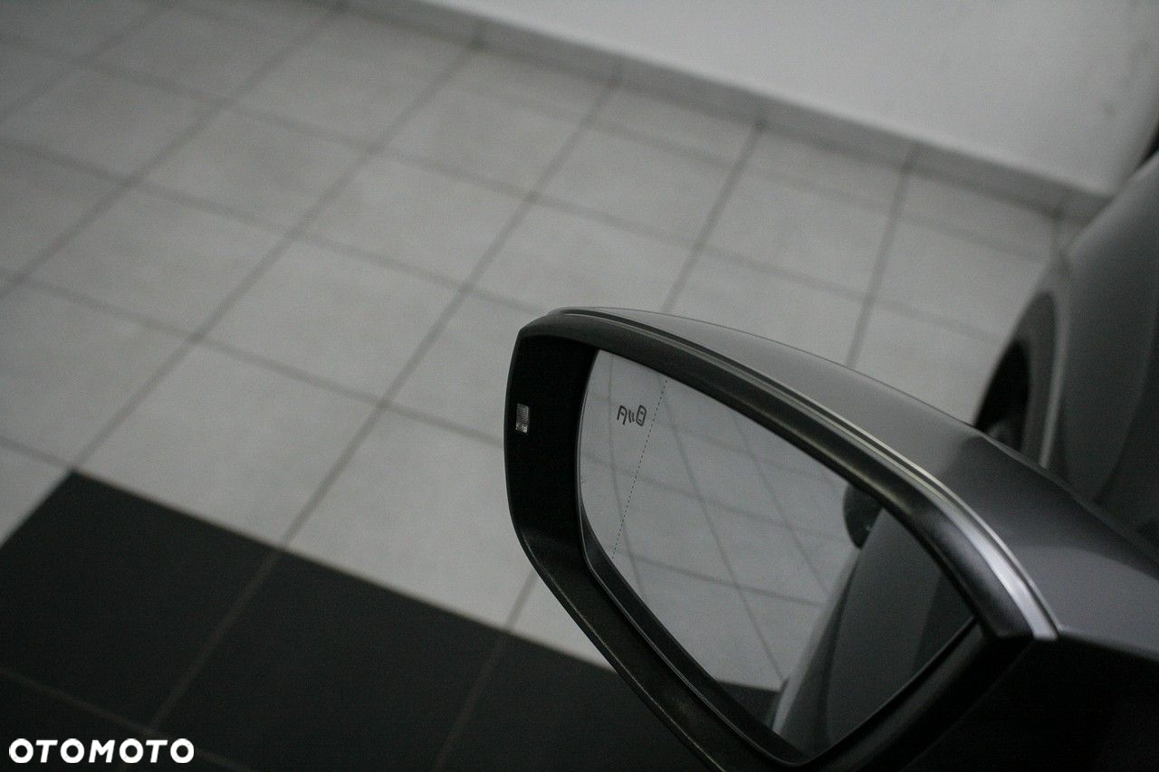 Volkswagen T-Roc - 28