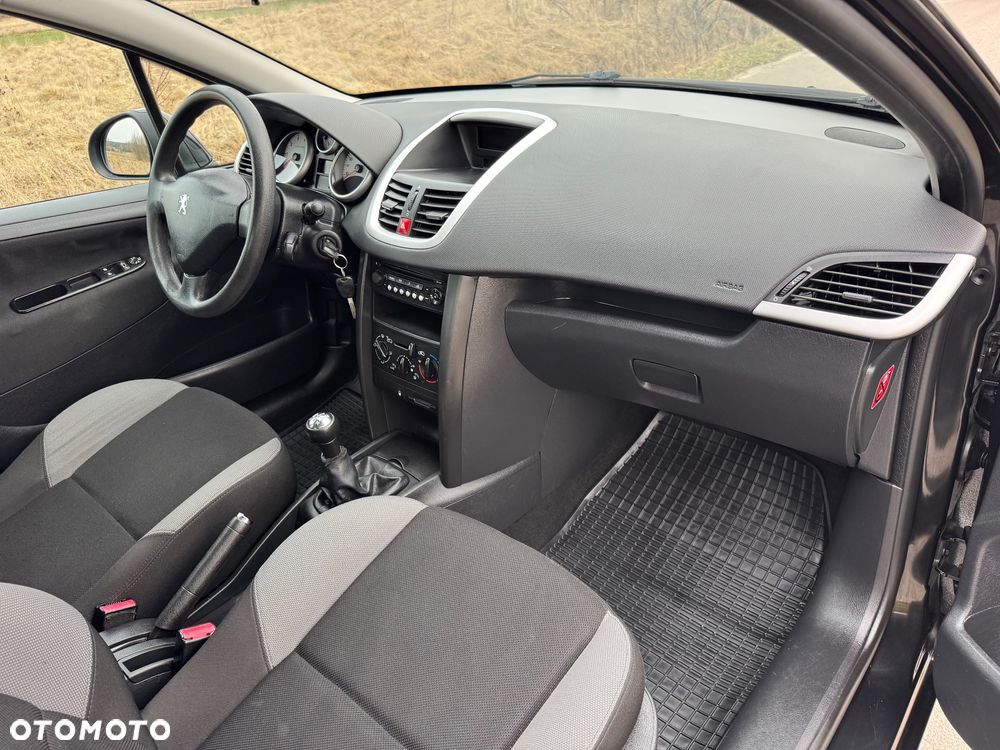 Peugeot 207 - 9