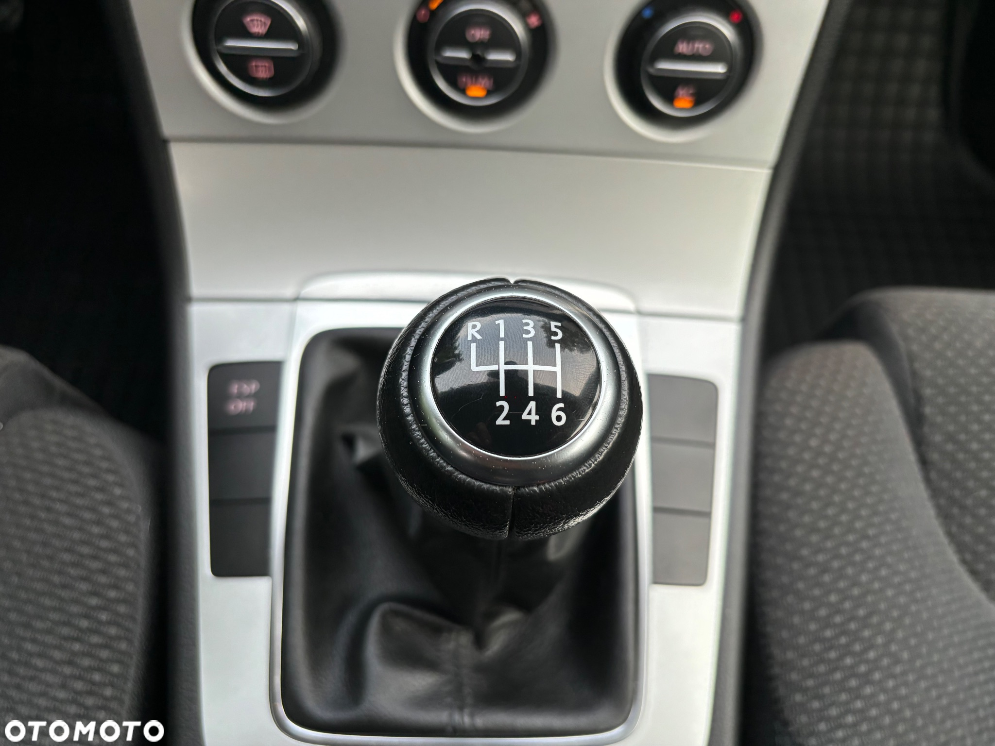 Volkswagen Passat - 15