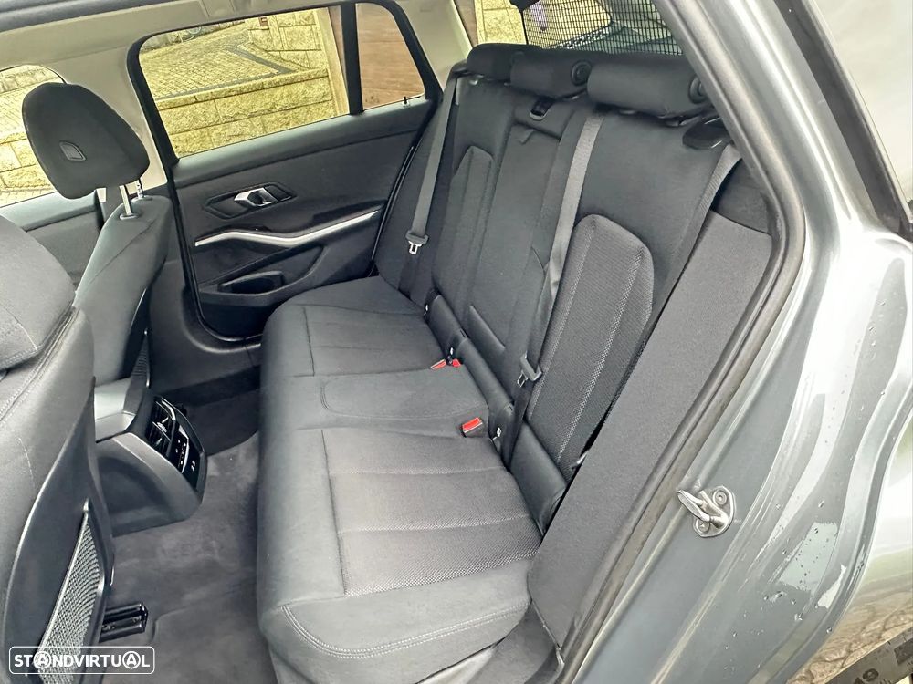 BMW 318 d Touring Line Sport Auto - 22