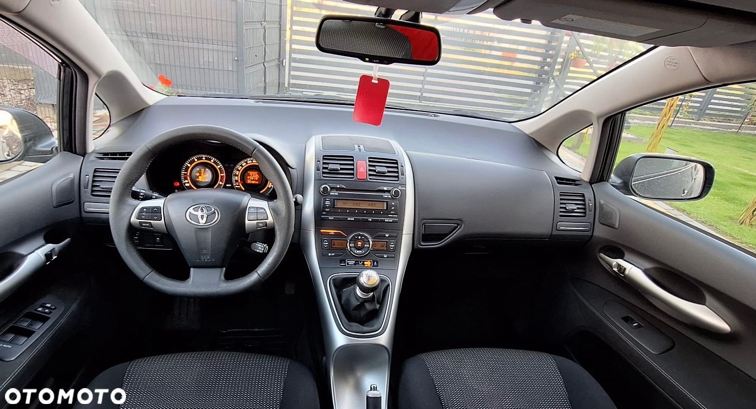 Toyota Auris 1.6 Sol - 4