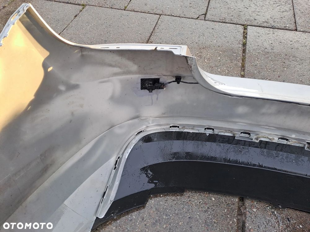 Skoda Rapid LIFTBACK zderzak tylny z PDC kod lakieru LA7W-9156 belka ślizgi i inne - 18
