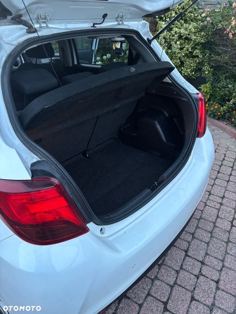 Toyota Yaris 1.4 D-4D Prestige - 13