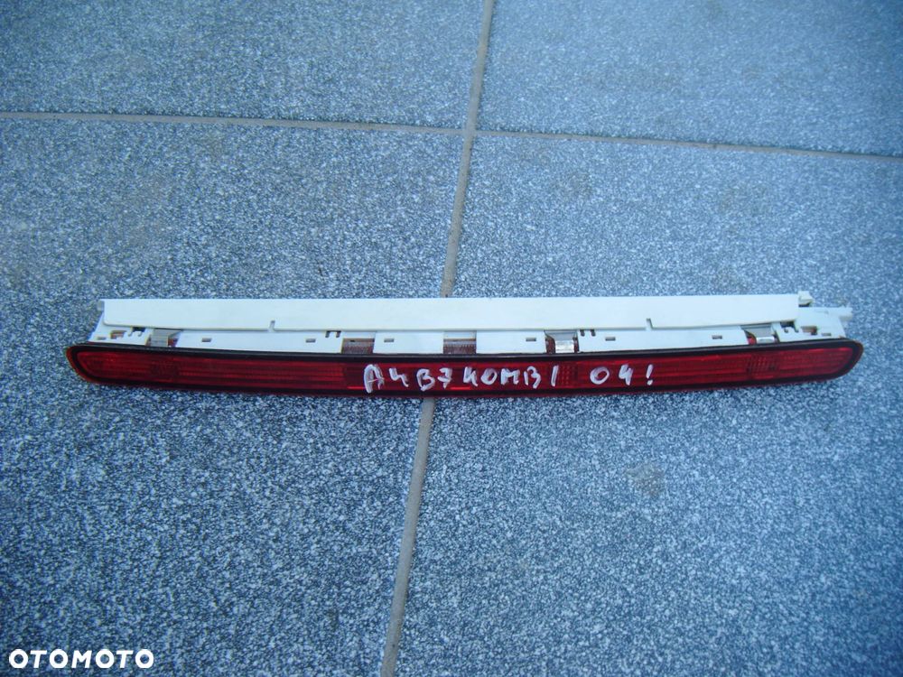 audi a4 b7  kombi światło stop w klapę tył