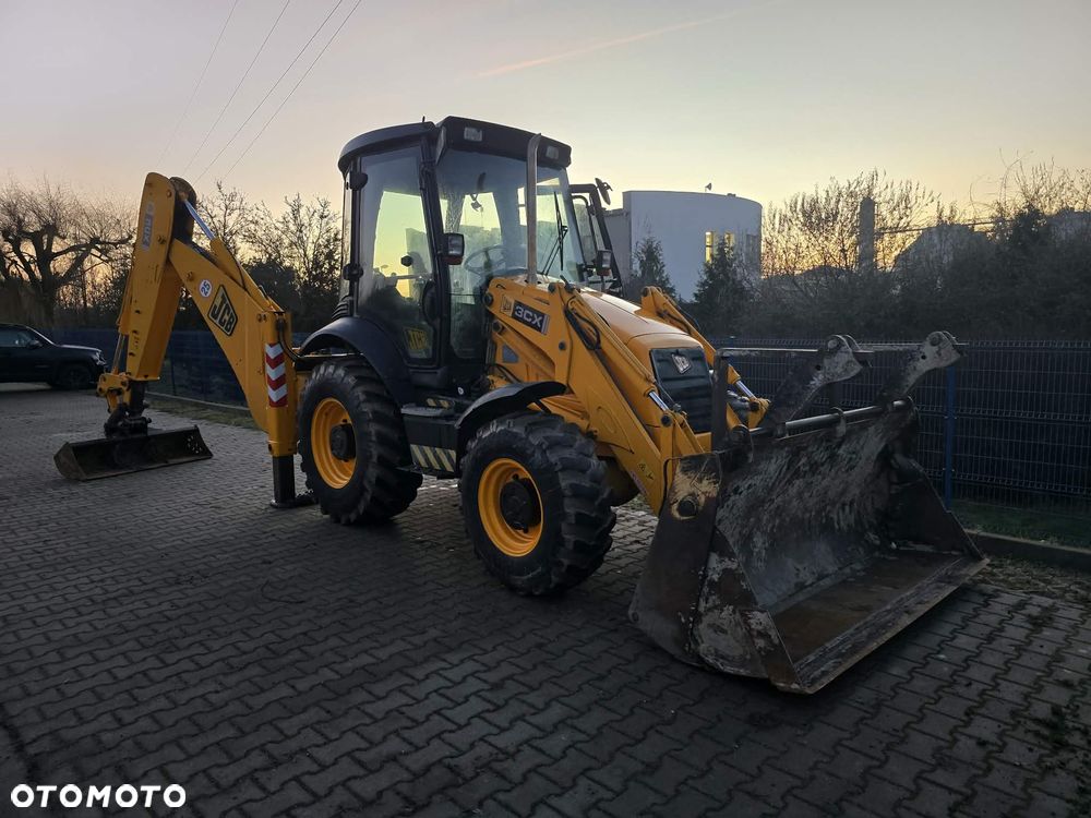 JCB 3CX CONTRACTOR OD NOWOŚCI U NAS SALON POLSKA - 5