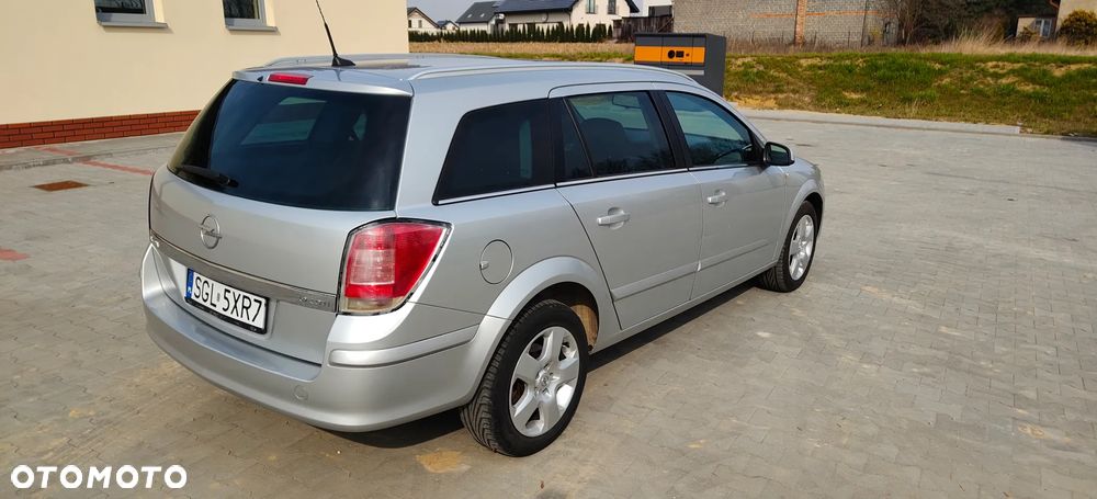 Opel Astra 1.9 CDTI Cosmo - 3