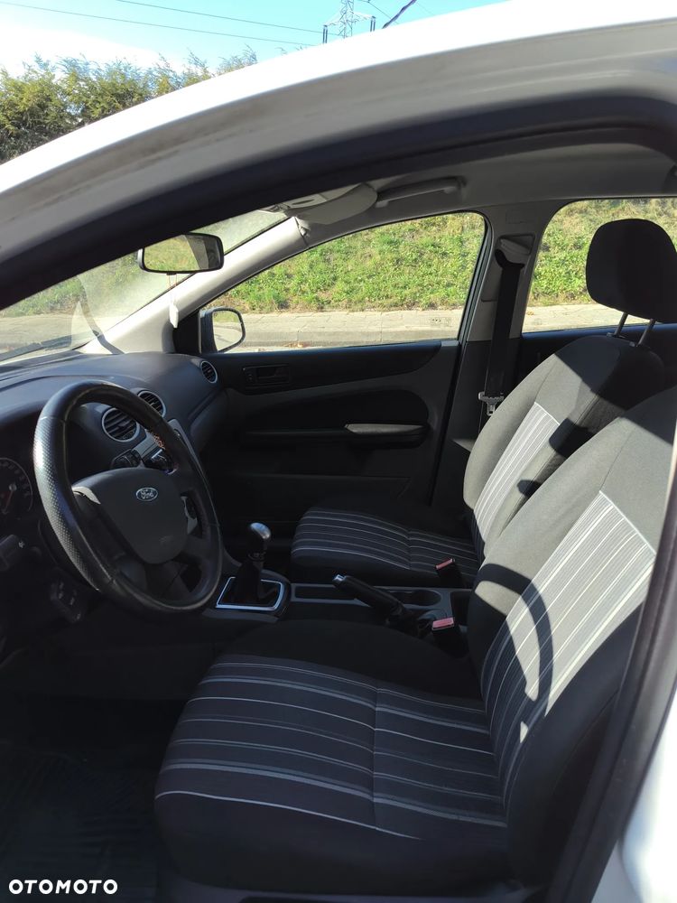 Ford Focus 1.6 Trend EU5 - 8