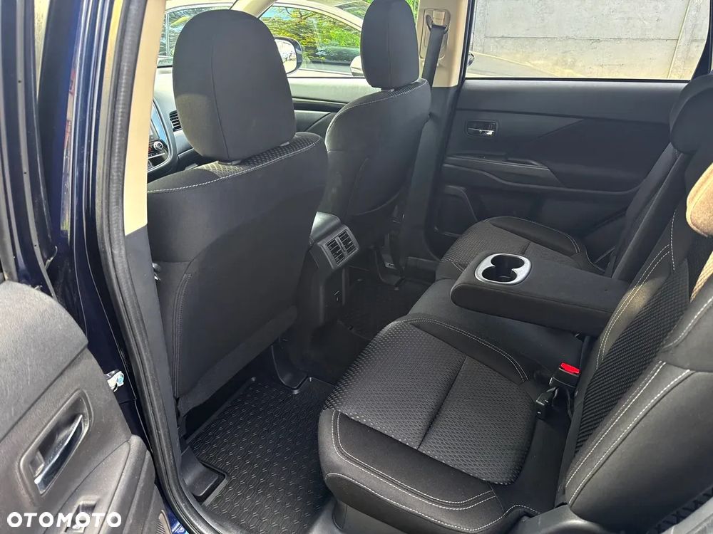 Mitsubishi Outlander 2.0 Intense + 4WD CVT - 13
