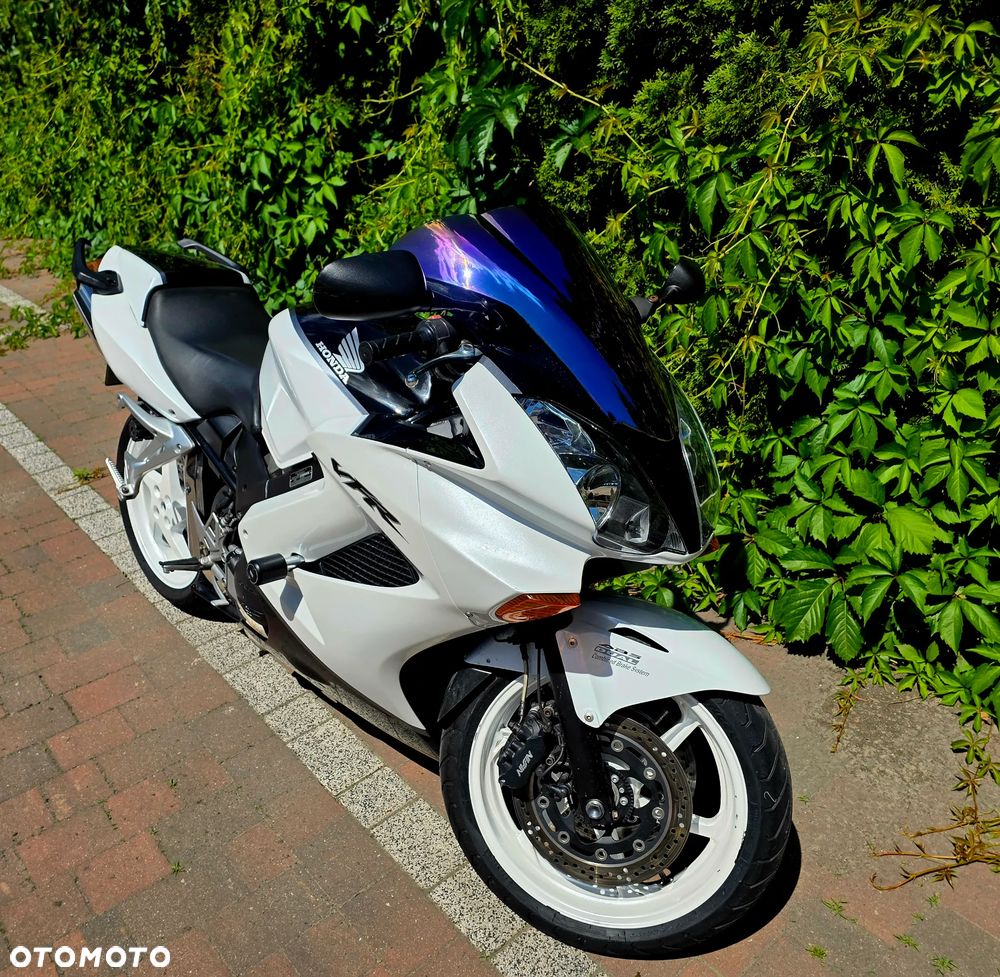 Honda VFR - 2