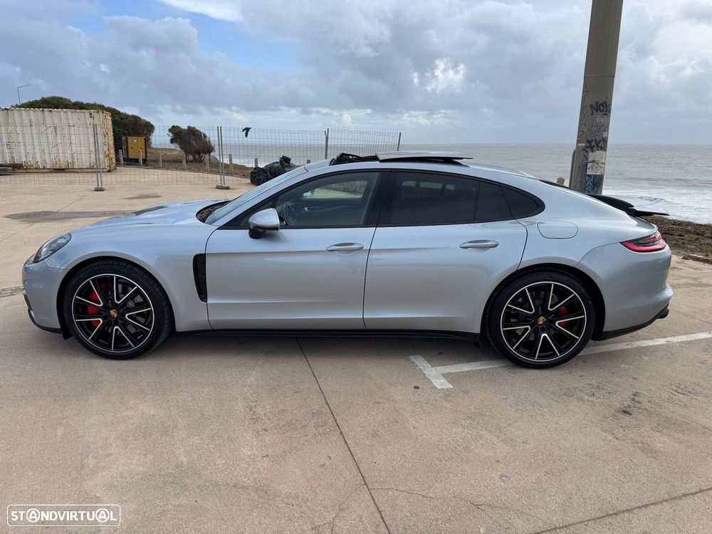 Porsche Panamera 4 E-Hybrid Platinum Edition com PDLS - 16
