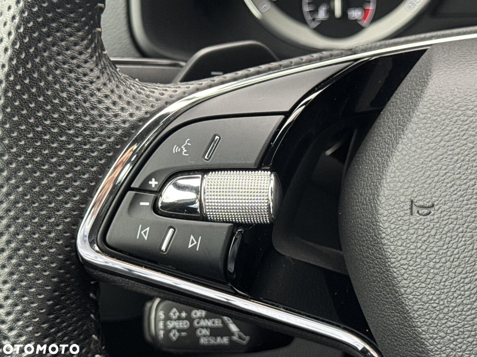 Skoda Karoq 1.5 TSI ACT 4x2 Sportline DSG - 28