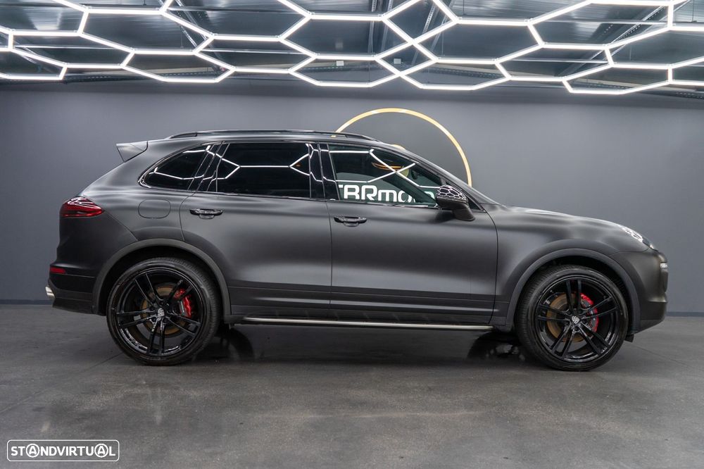 Porsche Cayenne - 4